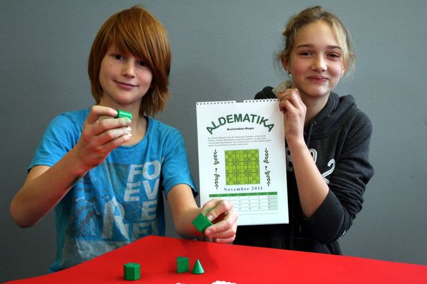 Lasse und Maike präsentieren die Lösung