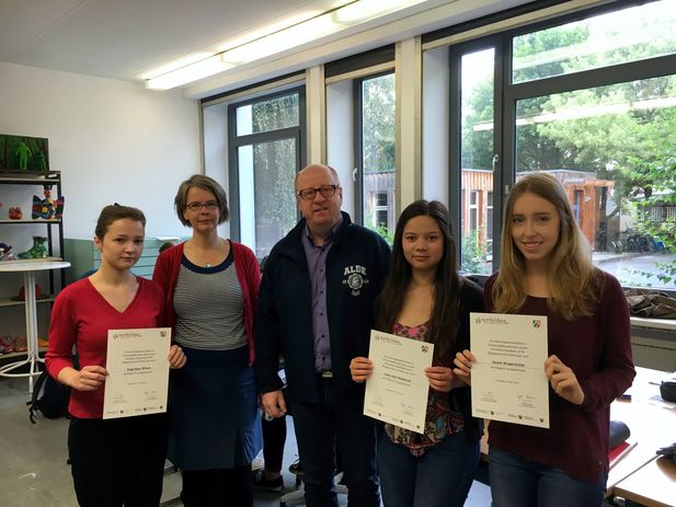 Die vier Teilnehmerinnen des Wettbewerbs