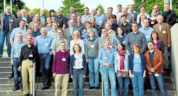 Die Sonne strahlte für die 1988er Abiturientia des Aldegrever-Gymnasiums bei ihrer Jubiläumsfeier in Soest. In der Schule hatte sich kaum etwas geändert und so wurden alte Erinnerung schnell wieder wach.